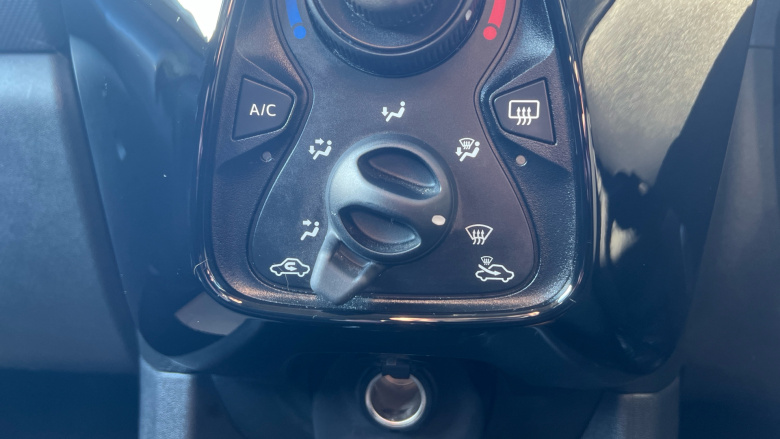 Peugeot 108 1.0 72 Allure 5dr Petrol Hatchback